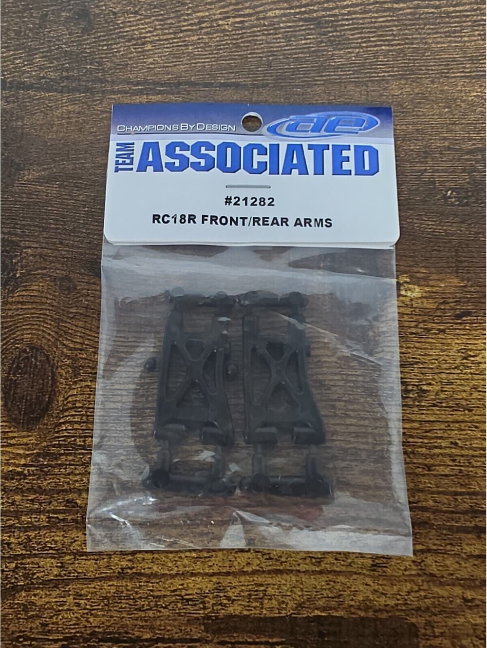 Team Associated 21282 Front & Rear Arms RC18R